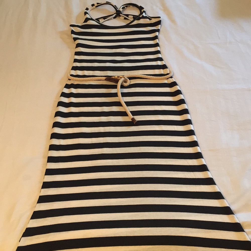 Cute Striped Halter Style Maxi Dress White/Black
